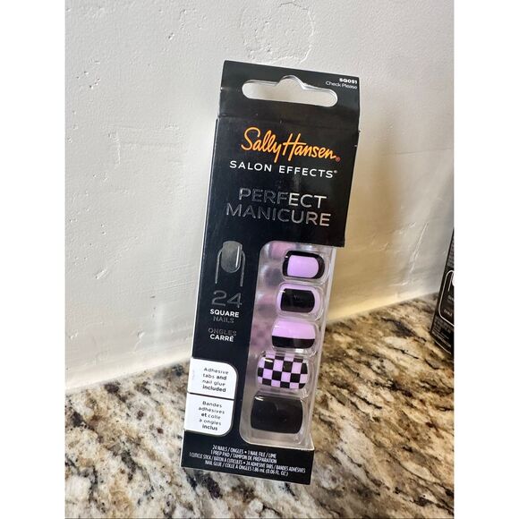 Sally Hansen Other - Sally Hansen Salon Effects Perfect Manicure 24 Press on Nails With Glue Square P